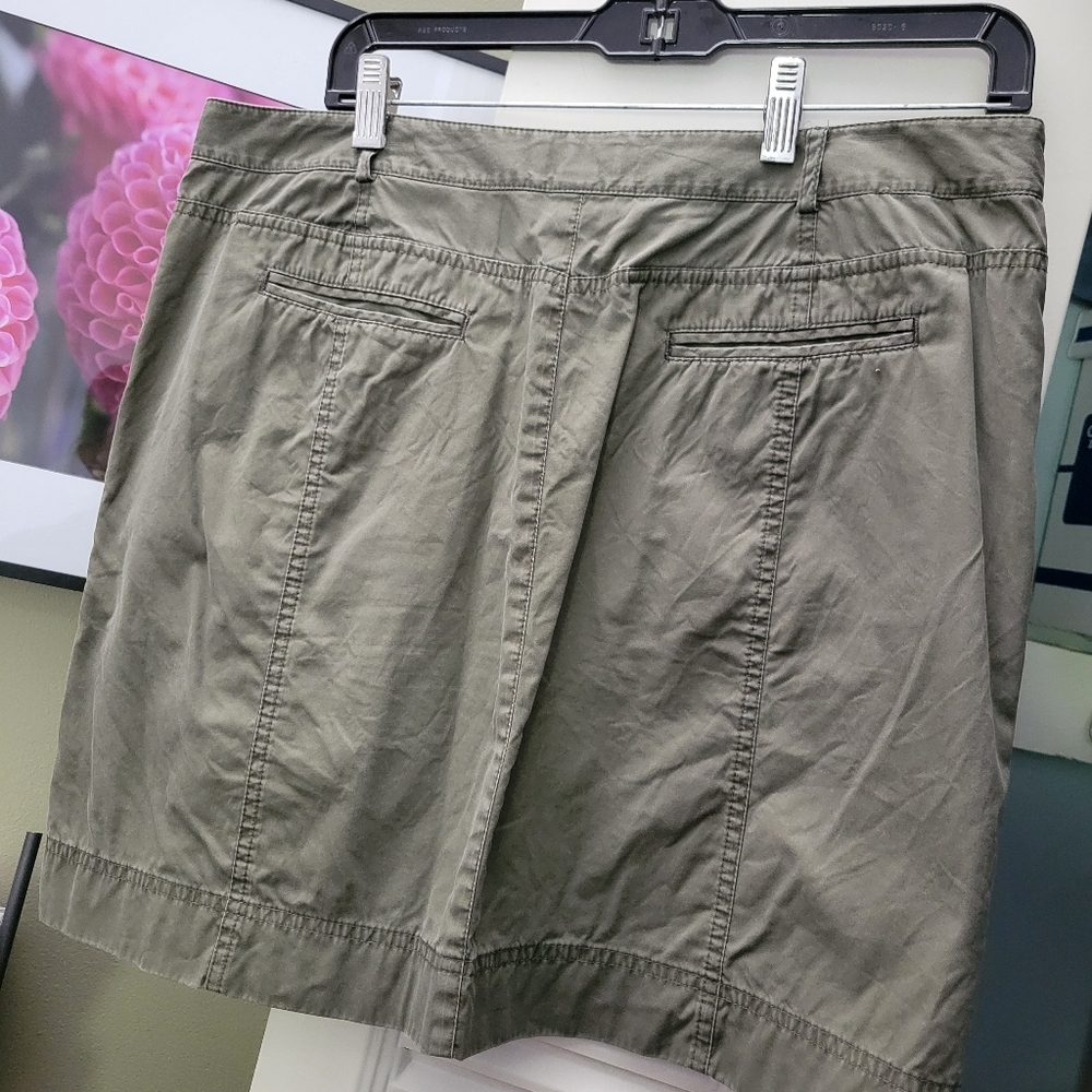 Loft skirt, soft olive green